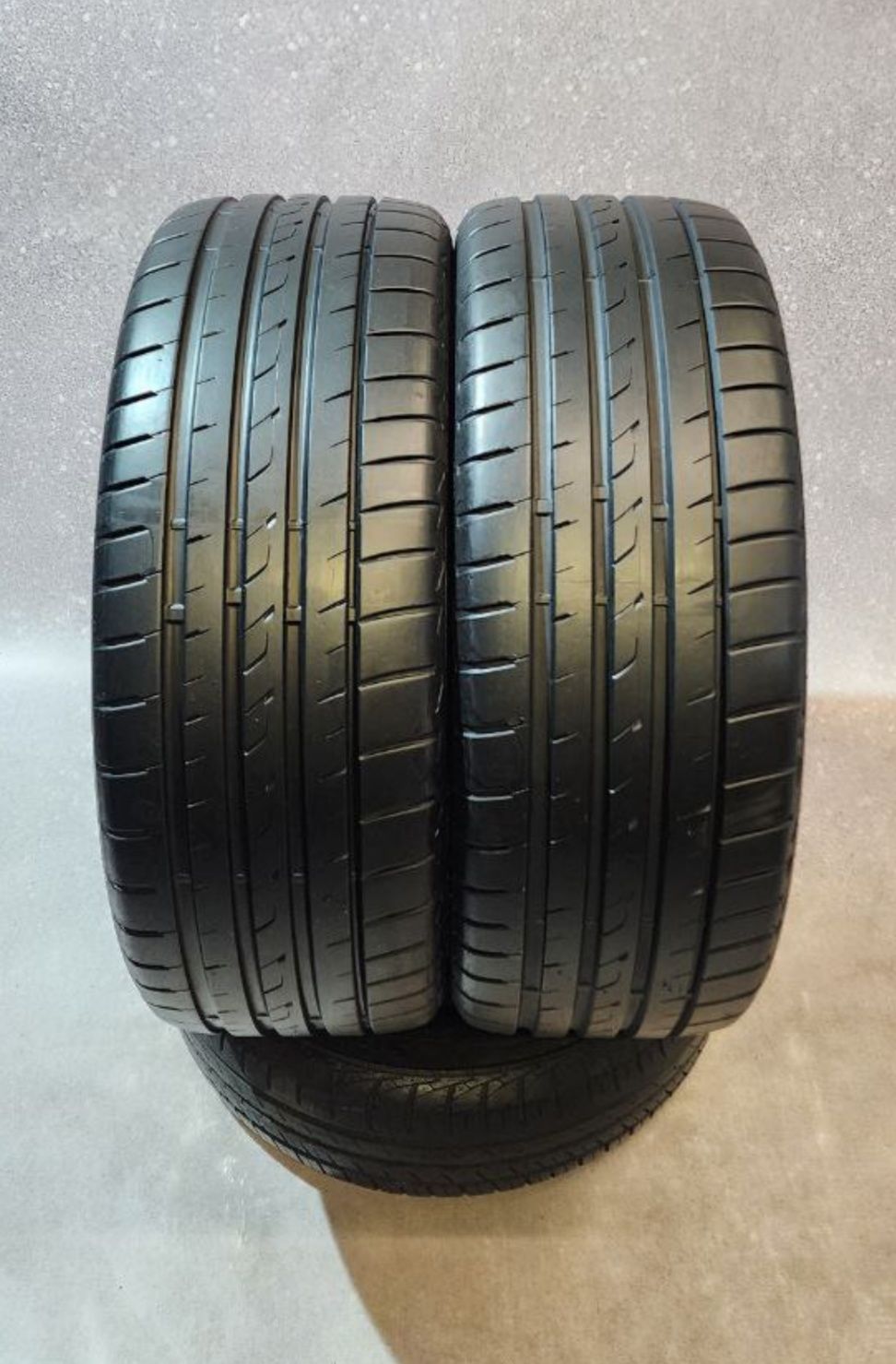 Firestone — 225/45 R19 — 225/45 R19