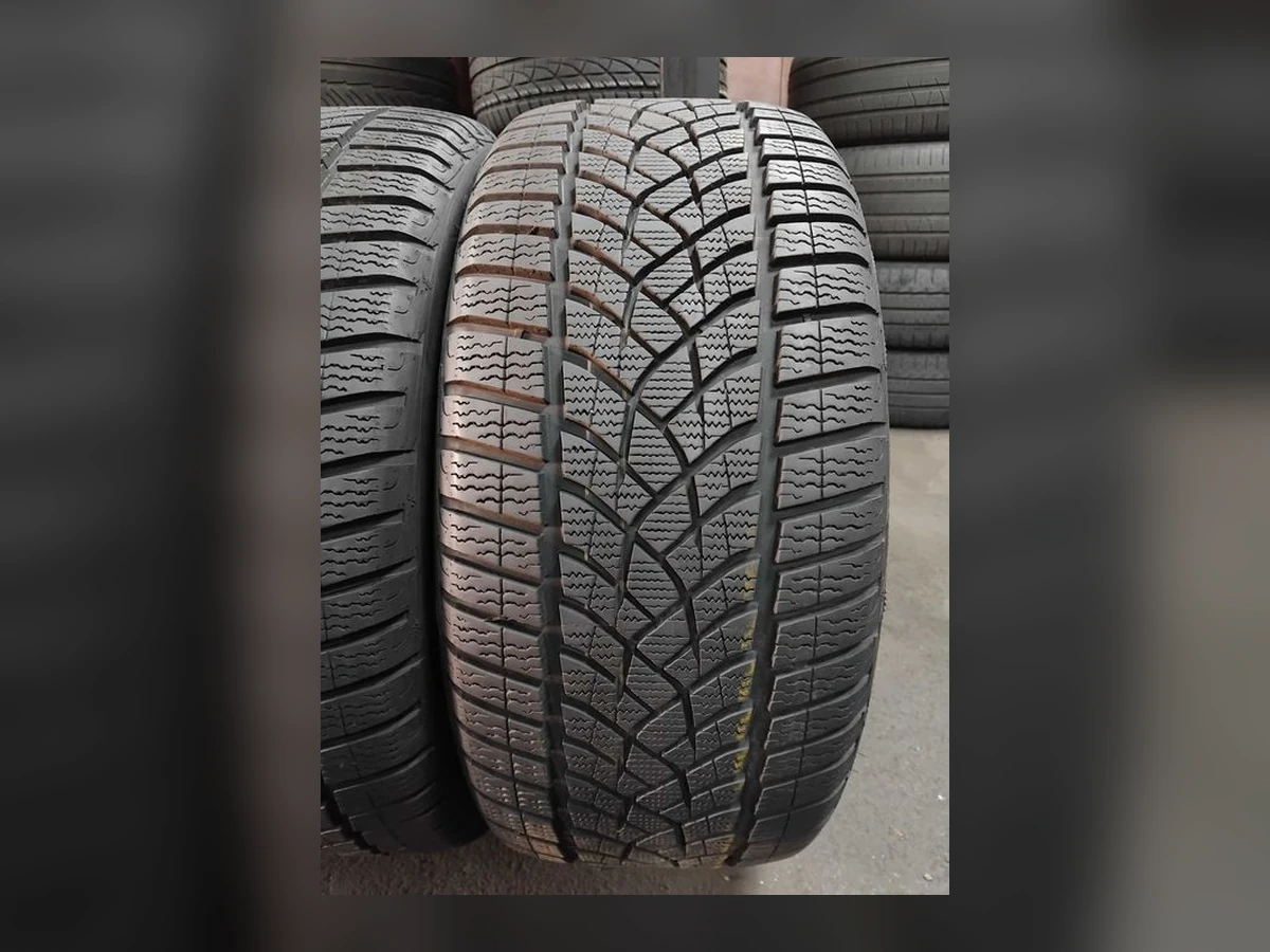 Goodyear — 245/40 R18 — Goodyear 245/40 R18 Зима (липучка) 4 шт (Комплект) — 5.5