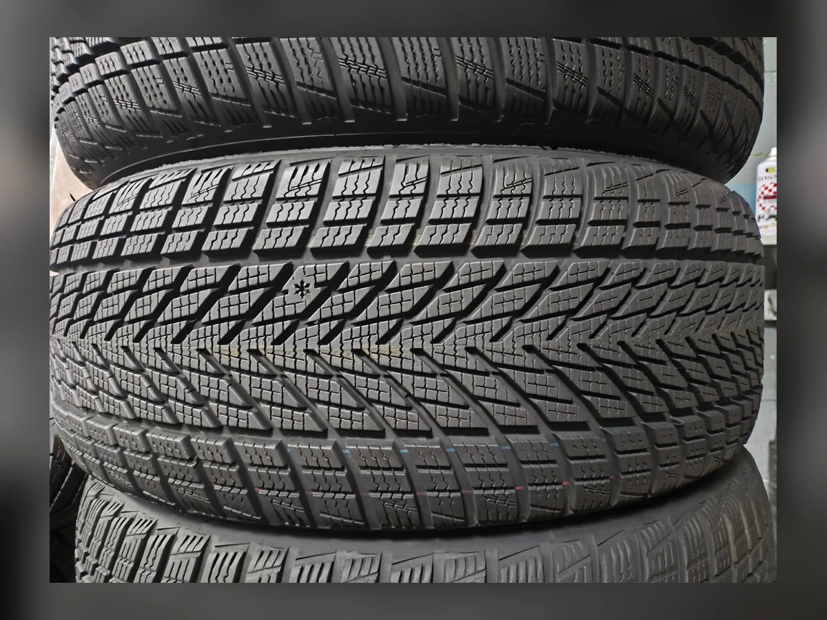Goodyear — Goodyear 215/55 R17 — 215/55 R17
