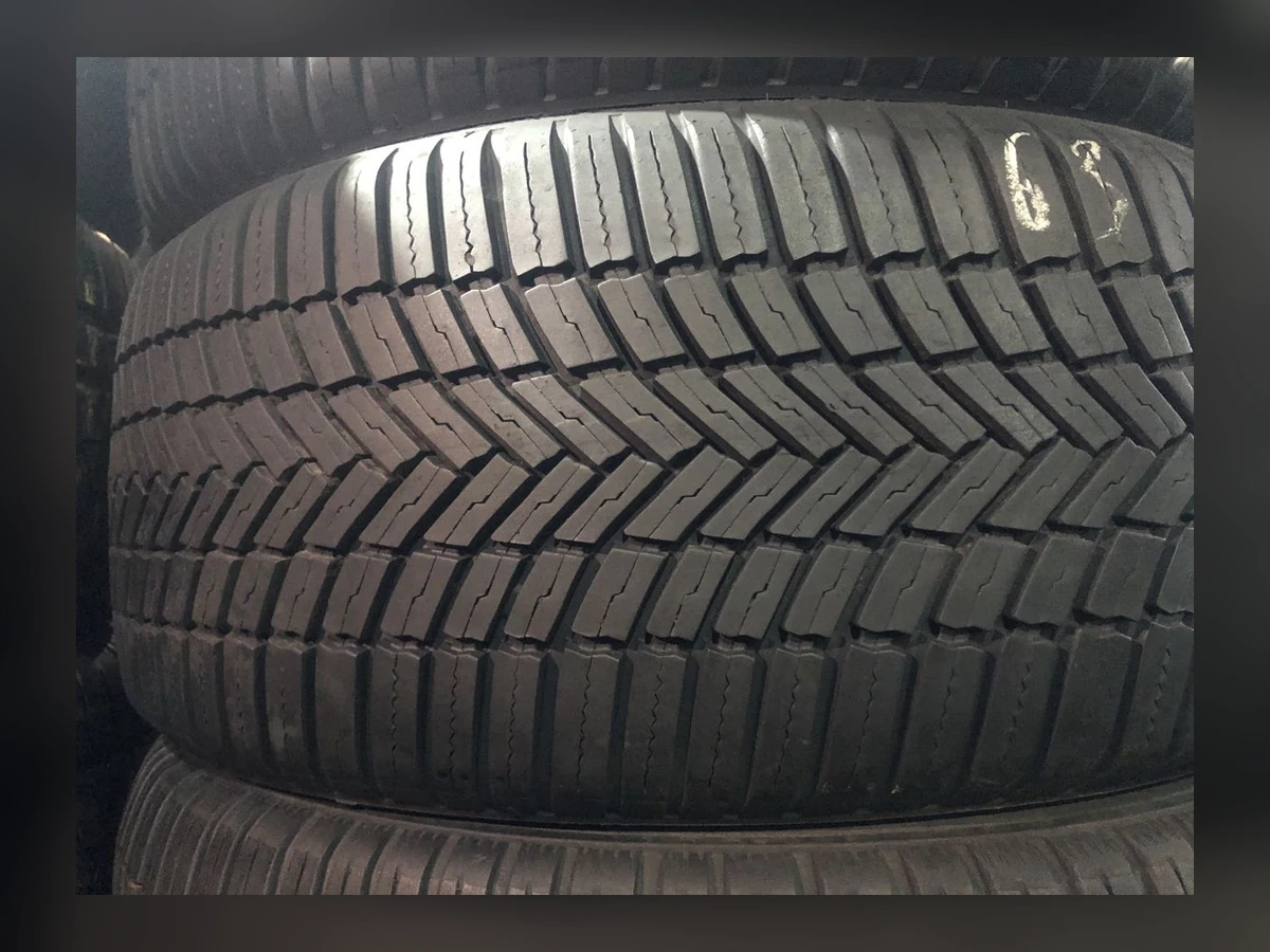 Bridgestone — Bridgestone 255/45 R18 — 255/45 R18