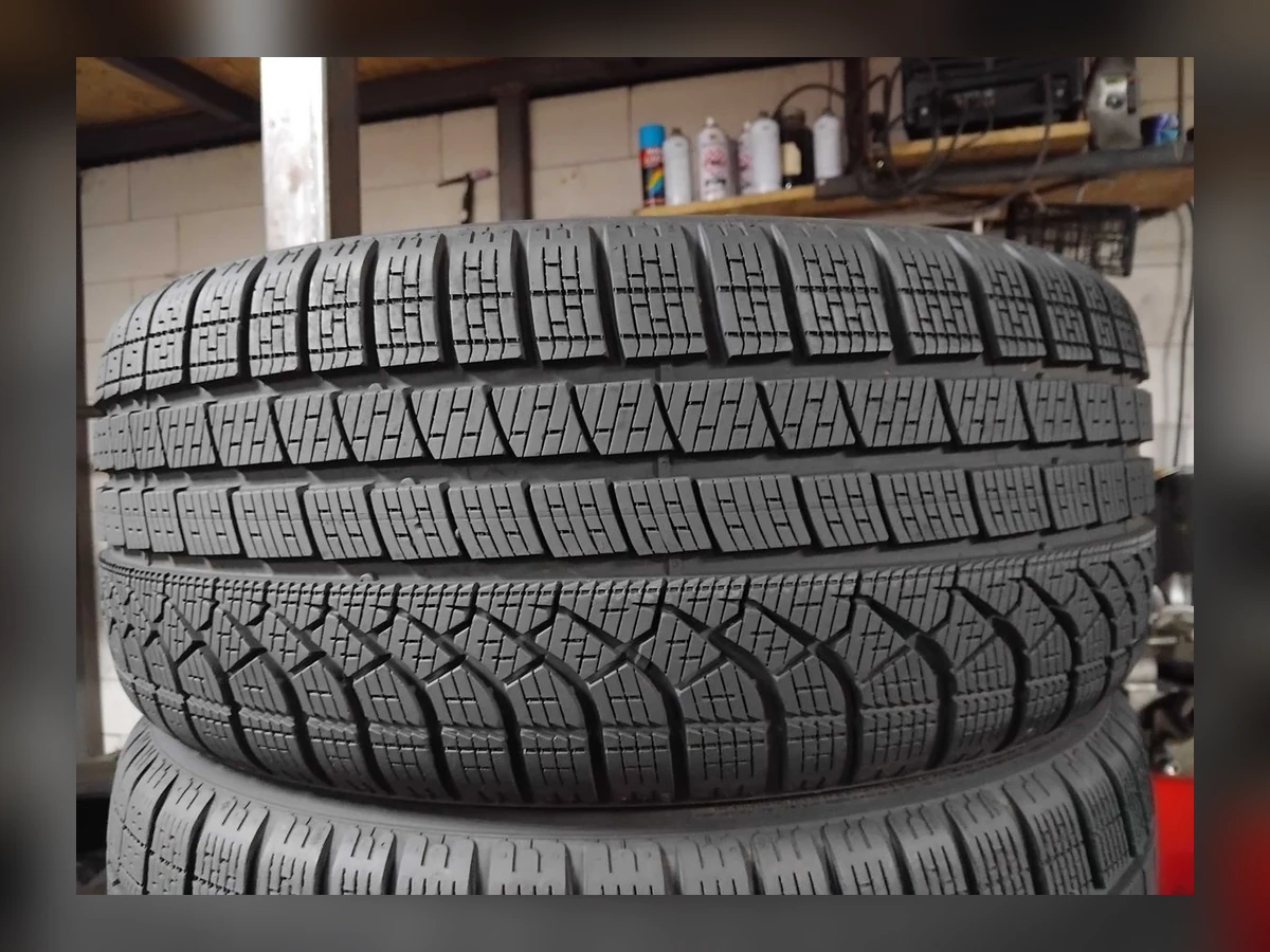 Pirelli — Pirelli 245/45 R19 — 245/45 R19