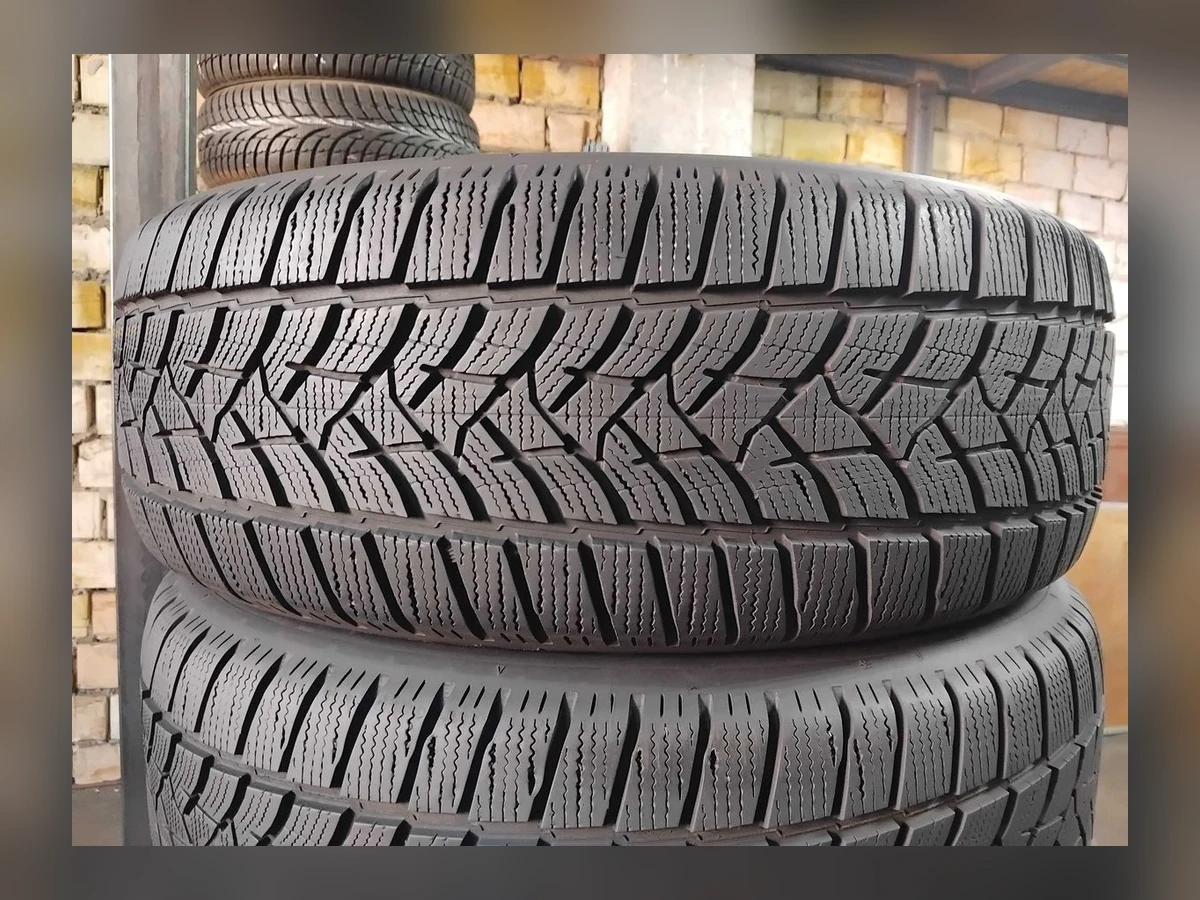 Dunlop — Dunlop 235/60 R18 — 235/60 R18
