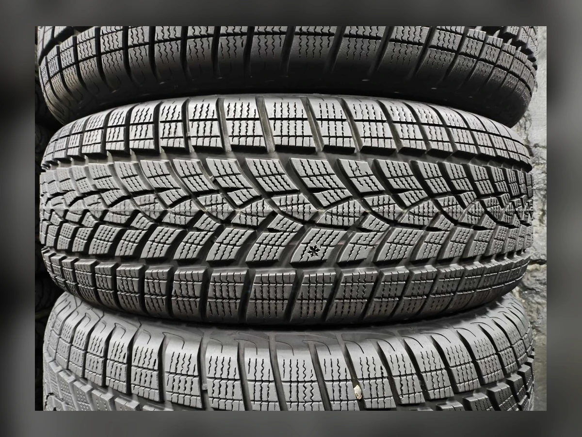 Goodyear — Goodyear 215/65 R17 — 215/65 R17