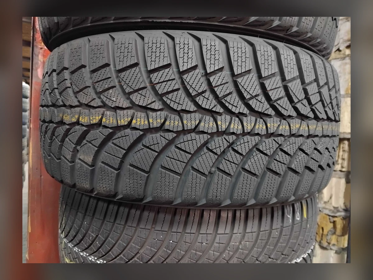Kumho — Kumho 245/40 R18 — 245/40 R18