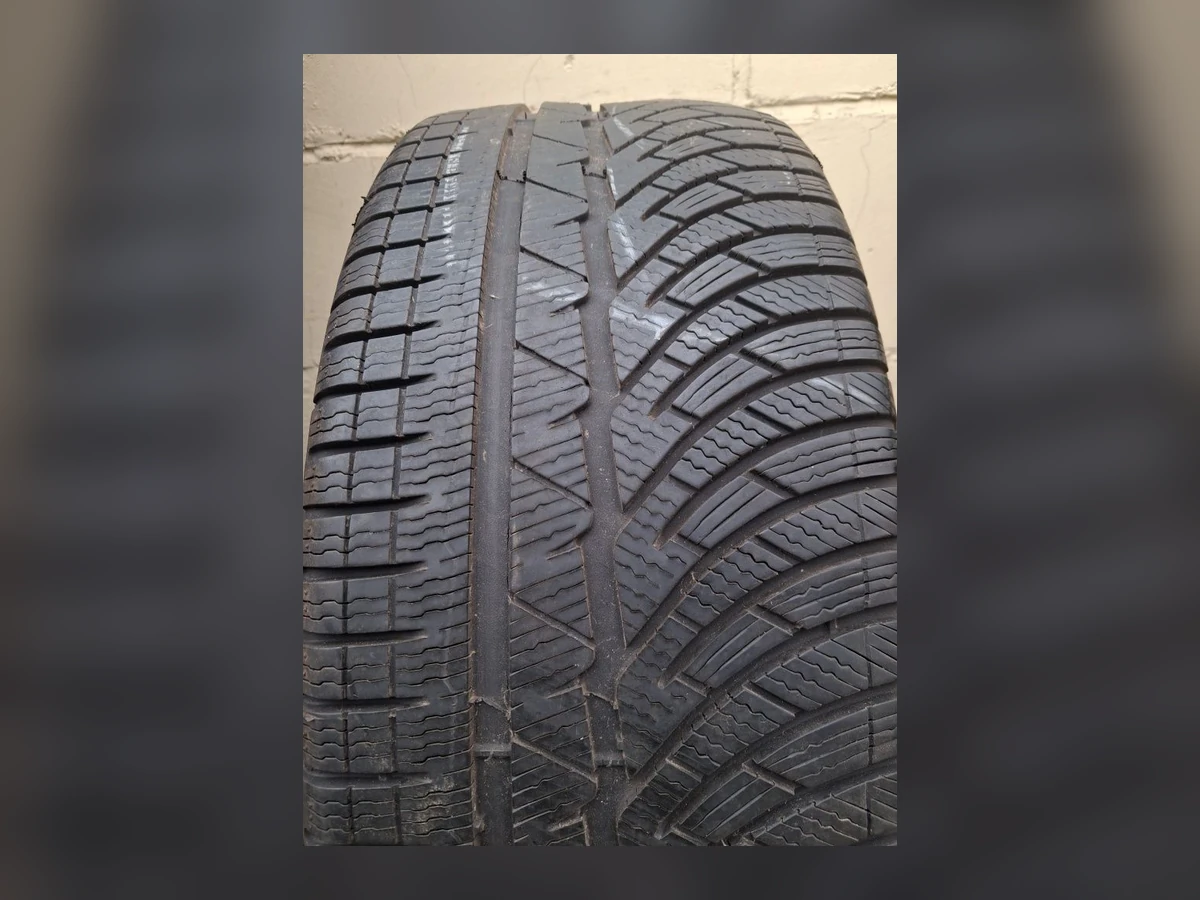 Michelin — Michelin 235/40 R18 — 235/40 R18