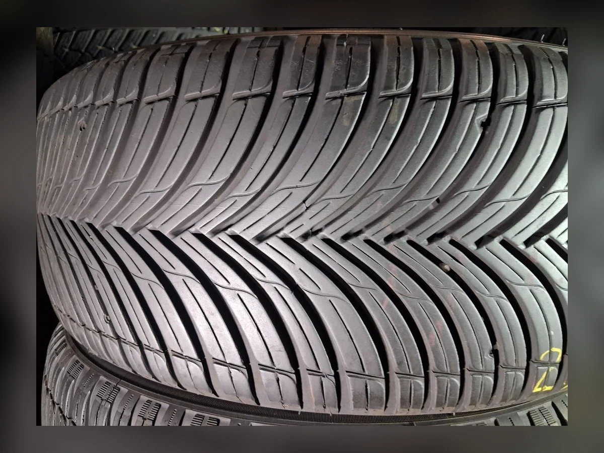 Michelin — Michelin 235/45 R18 — 235/45 R18