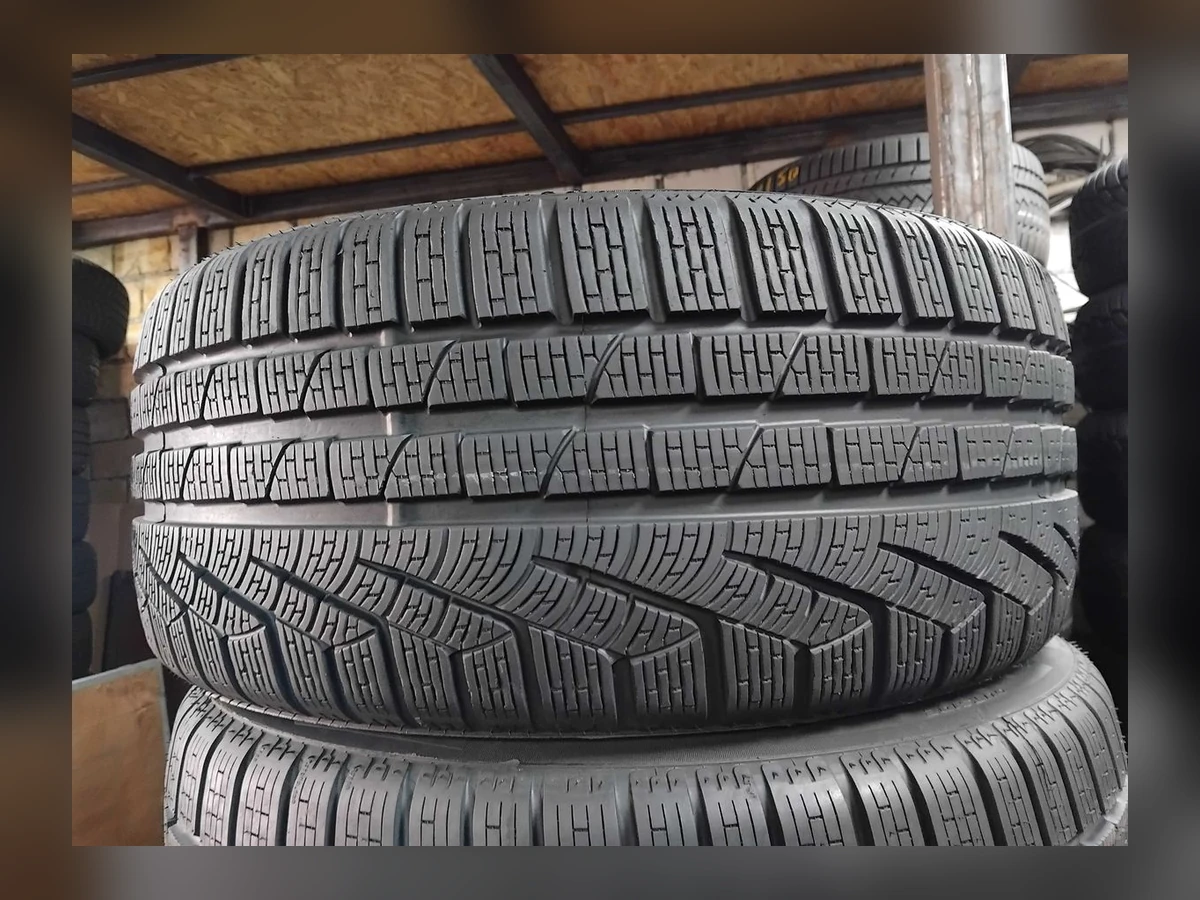 Pirelli — Pirelli 255/40 R19 — 255/40 R19