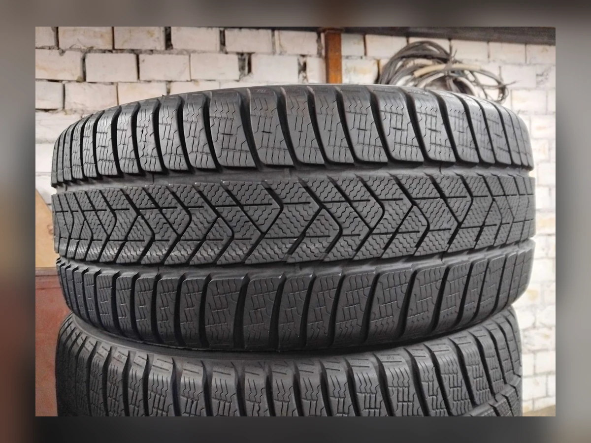 Pirelli — Pirelli 255/35 R21 — 255/35 R21