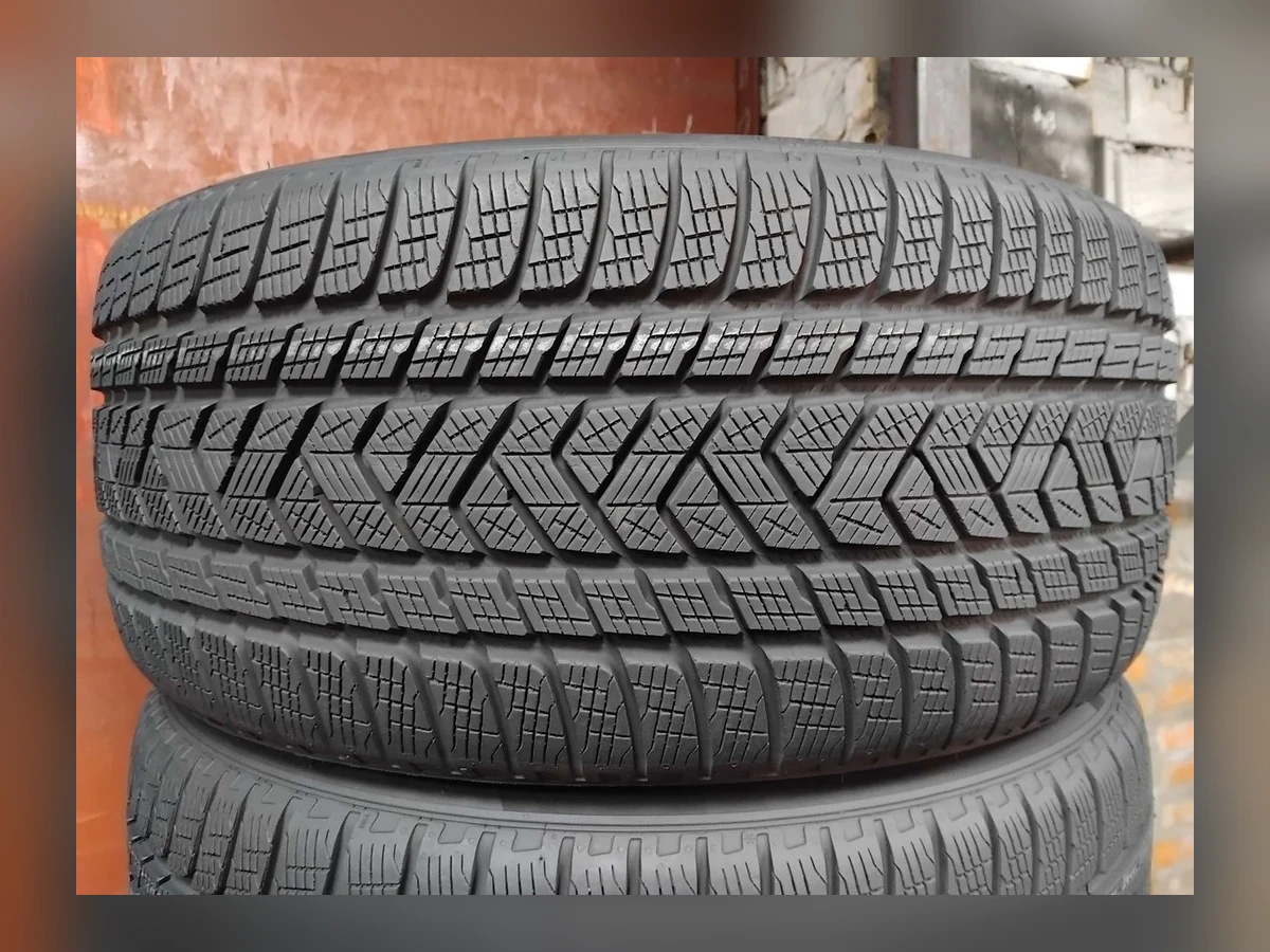 Pirelli — Pirelli 285/40 R21 — 285/40 R21