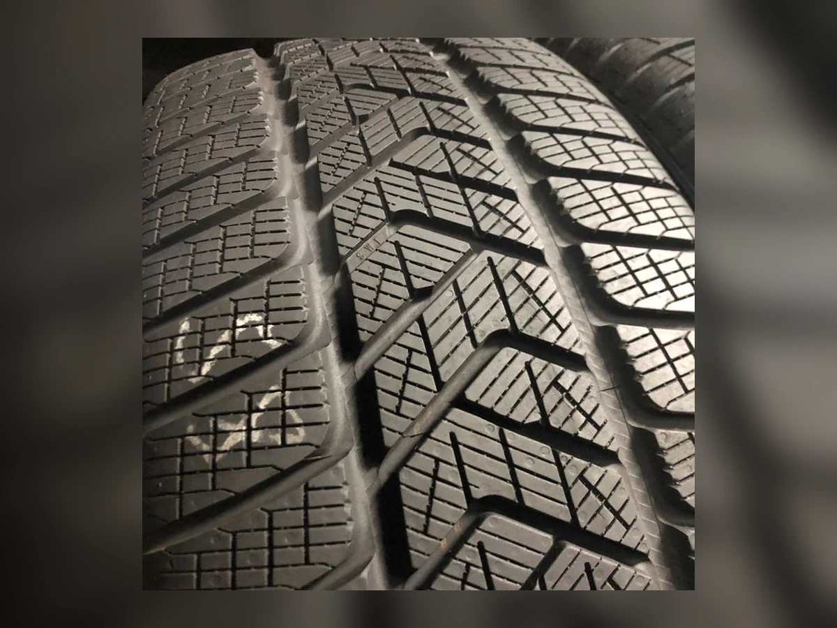 Pirelli — Pirelli 255/55 R18 — 255/55 R18