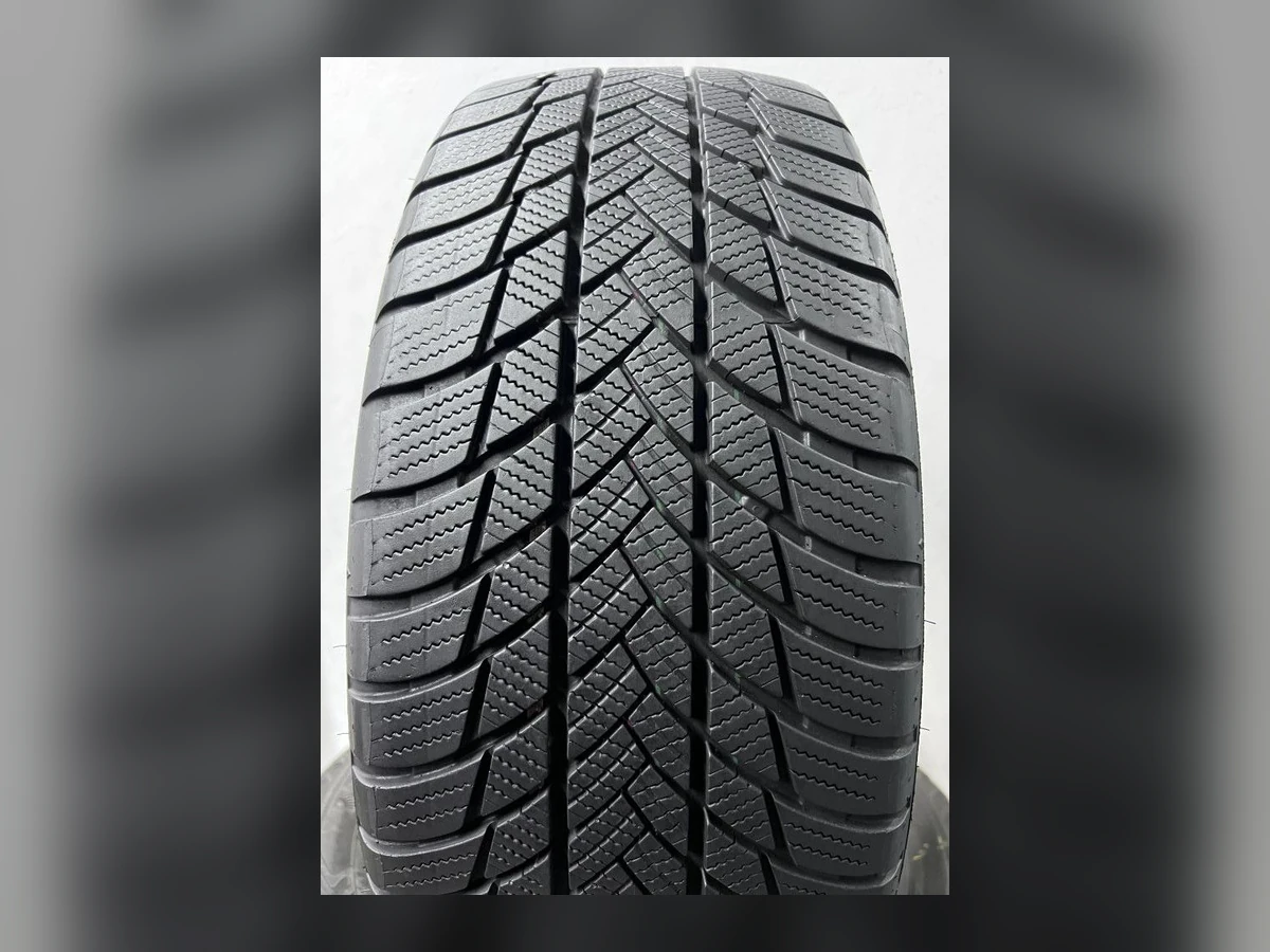 Bridgestone — Bridgestone 215/55 R18 — 215/55 R18