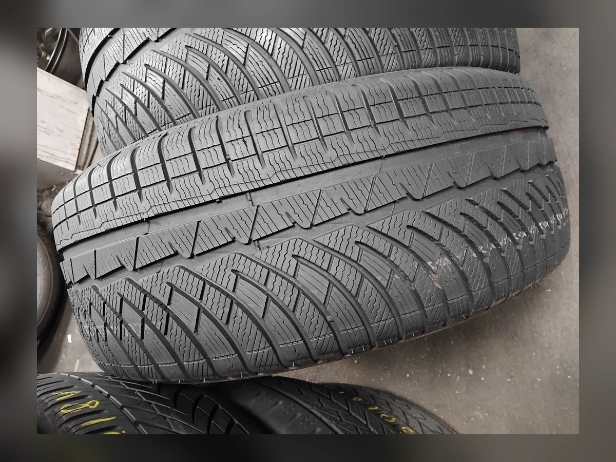 Michelin — Michelin 235/45 R19 — 235/45 R19