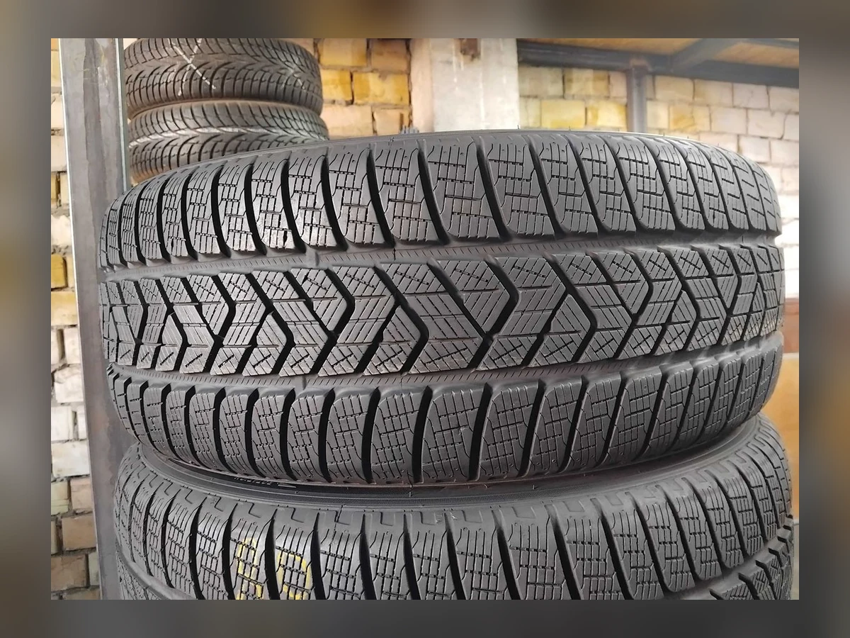Pirelli — Pirelli 235/60 R18 — 235/60 R18