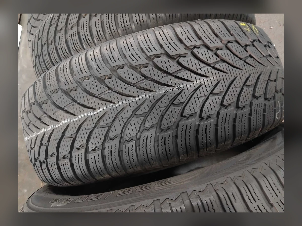 Nokian — Nokian 235/60 R18 — 235/60 R18