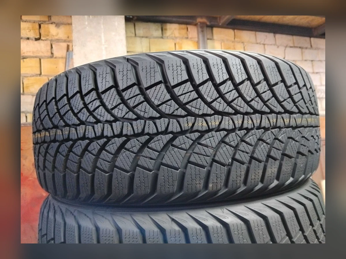 Kumho — Kumho 215/50 R17 — 215/50 R17