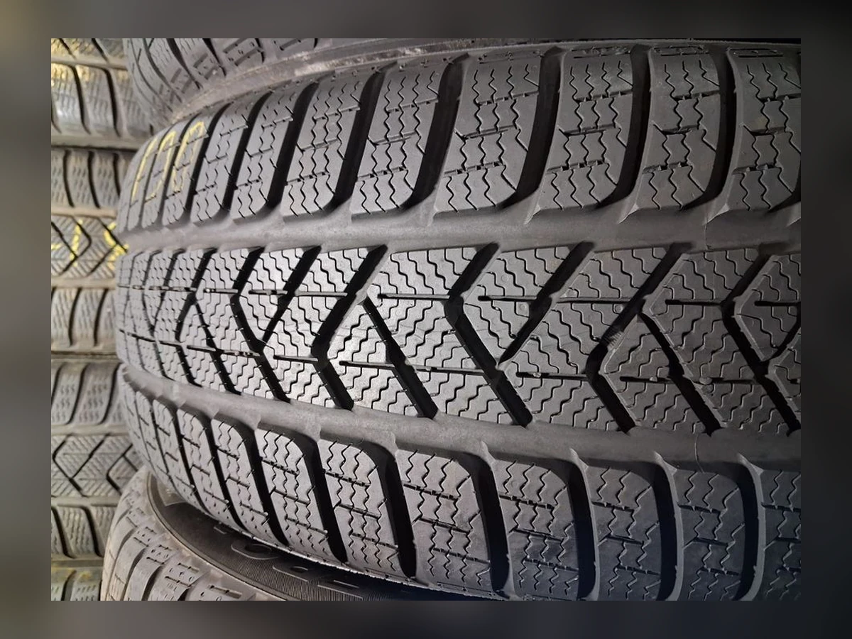 Pirelli — Pirelli 225/45 R18 — 225/45 R18