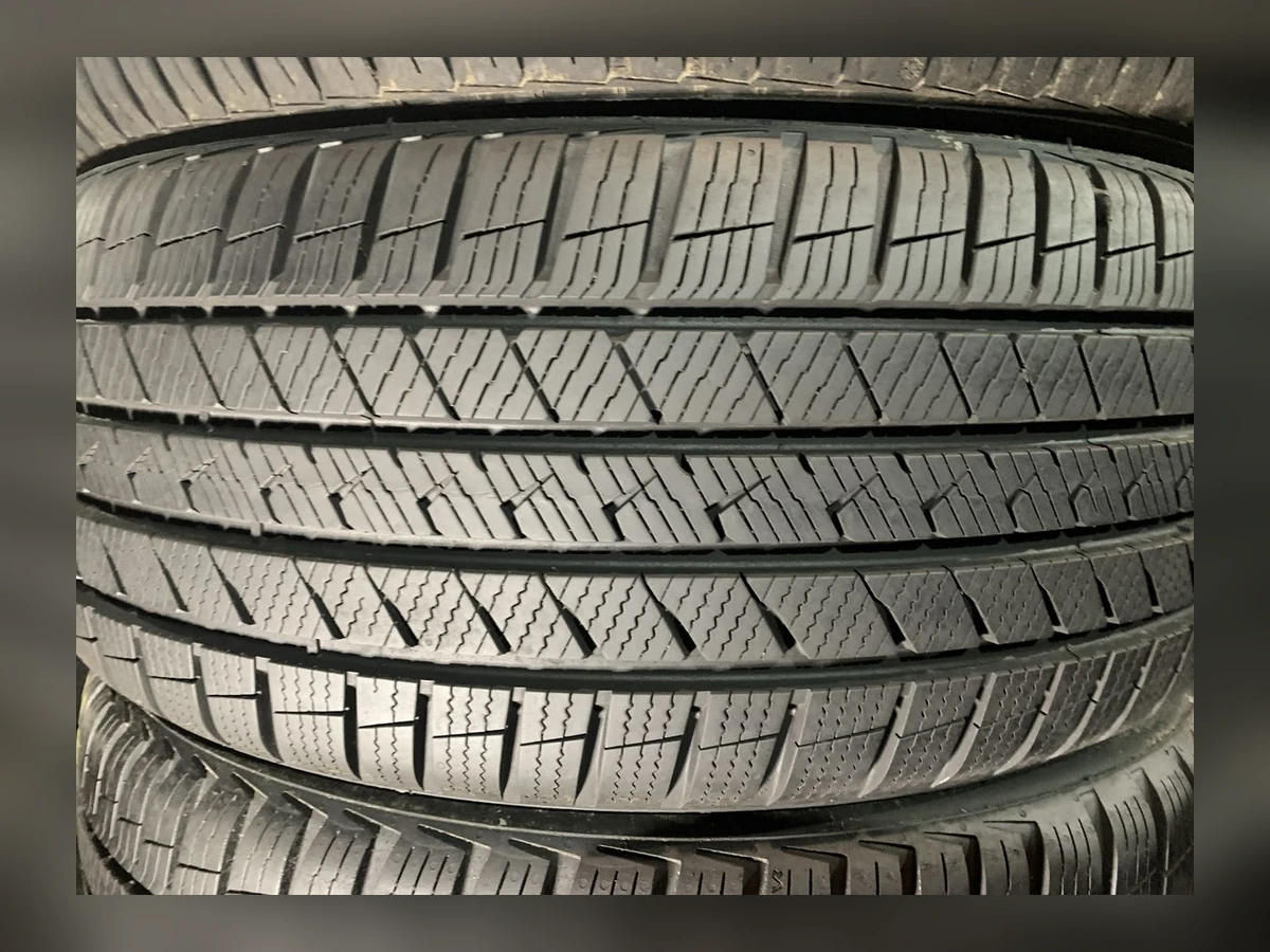 Vredestein — Vredestein 235/40 R19 — 235/40 R19