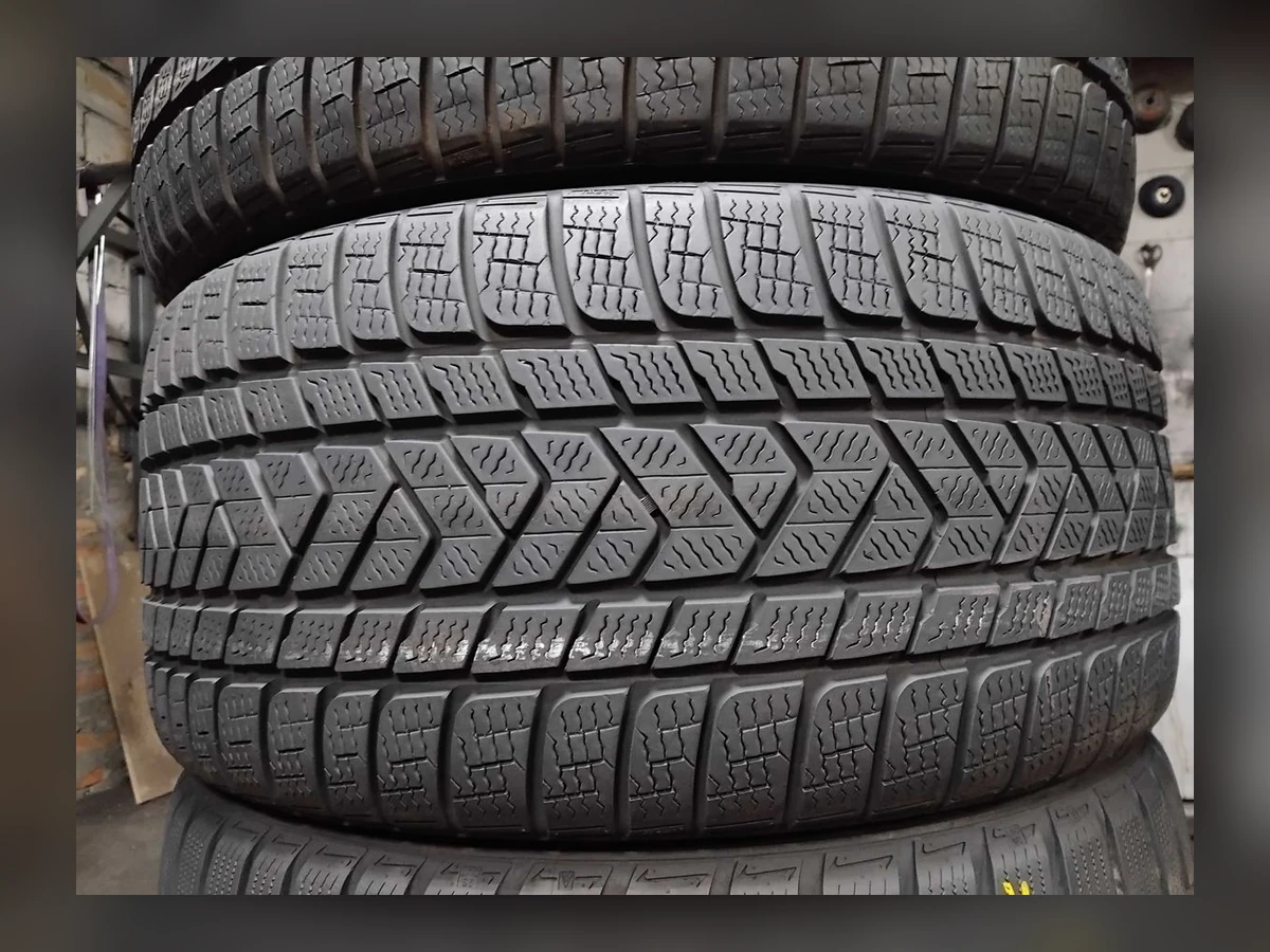 Pirelli — Pirelli 275/40 R19 — 275/40 R19