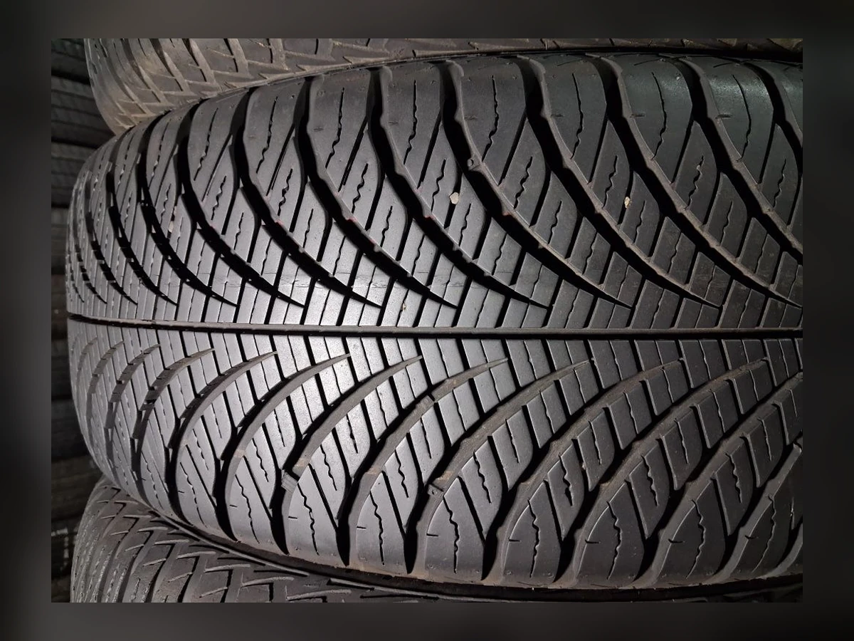 Michelin — Michelin 215/60 R16 — 215/60 R16