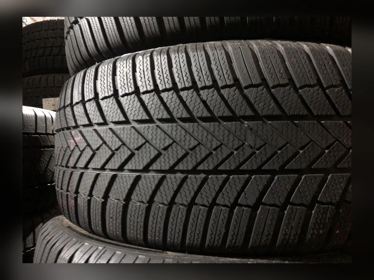 Bridgestone — Bridgestone 255/40 R18 — 255/40 R18