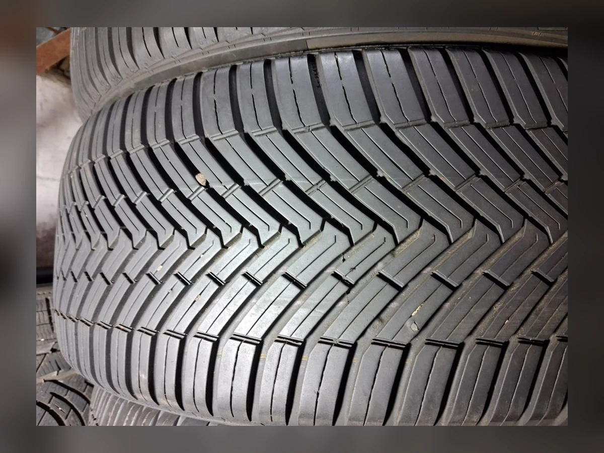 Continental — Continental 235/45 R19 — 235/45 R19