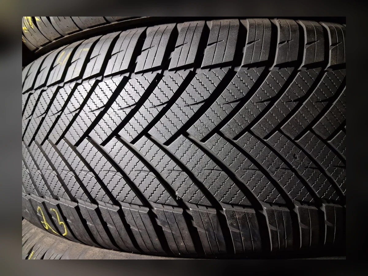 Michelin — Michelin 235/55 R19 — 235/55 R19