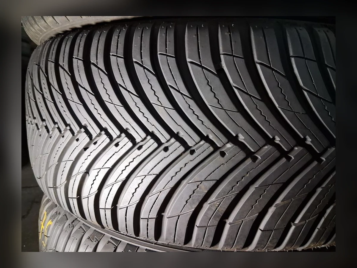 Maxxis — Maxxis 245/45 R19 — 245/45 R19