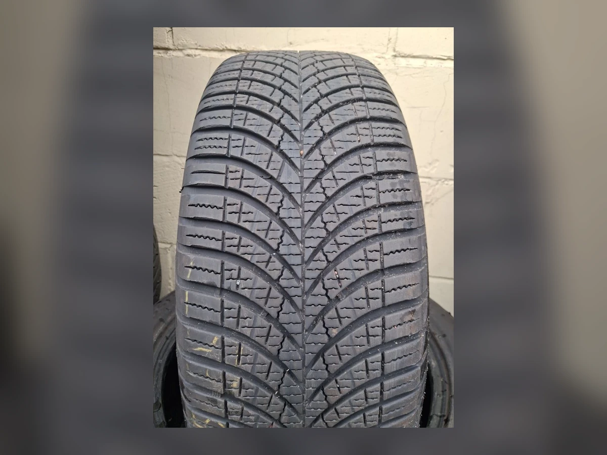 Michelin — Michelin 215/55 R16 — 215/55 R16
