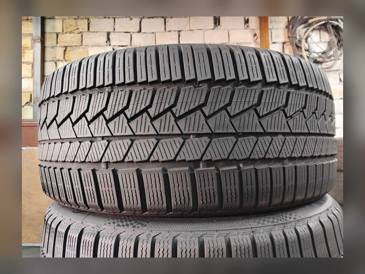 Continental — Continental 255/40 R20 — 255/40 R20