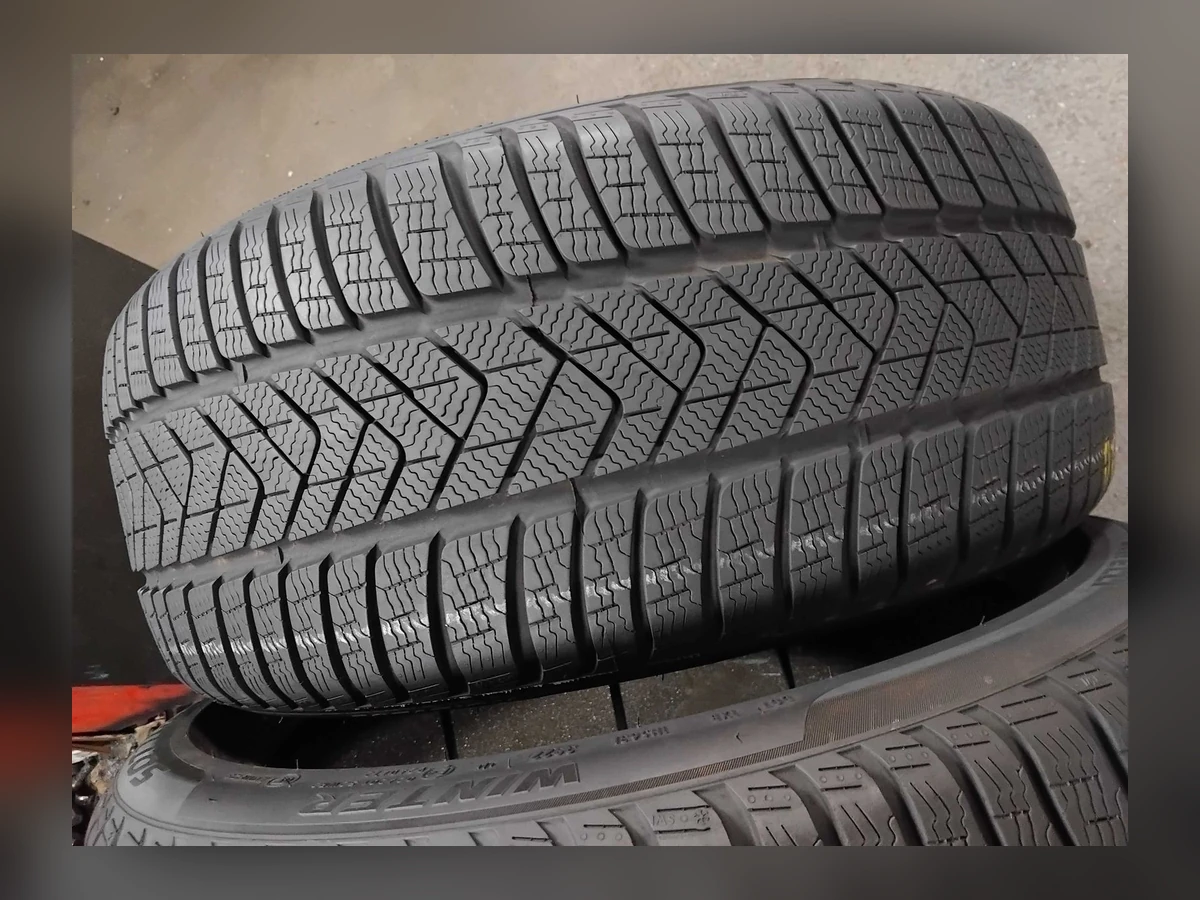 Pirelli — Pirelli 255/40 R20 — 255/40 R20