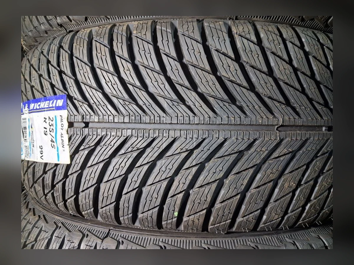 Michelin — Michelin 235/45 R19 — 235/45 R19