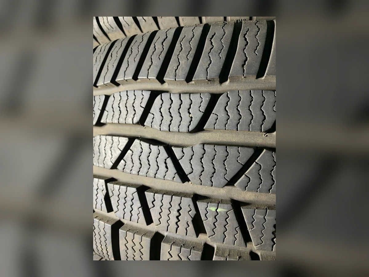 Continental — 205/60 R16 — Continental 205/60 R16 Зима (липучка) 4 шт (Комплект) — 7.5