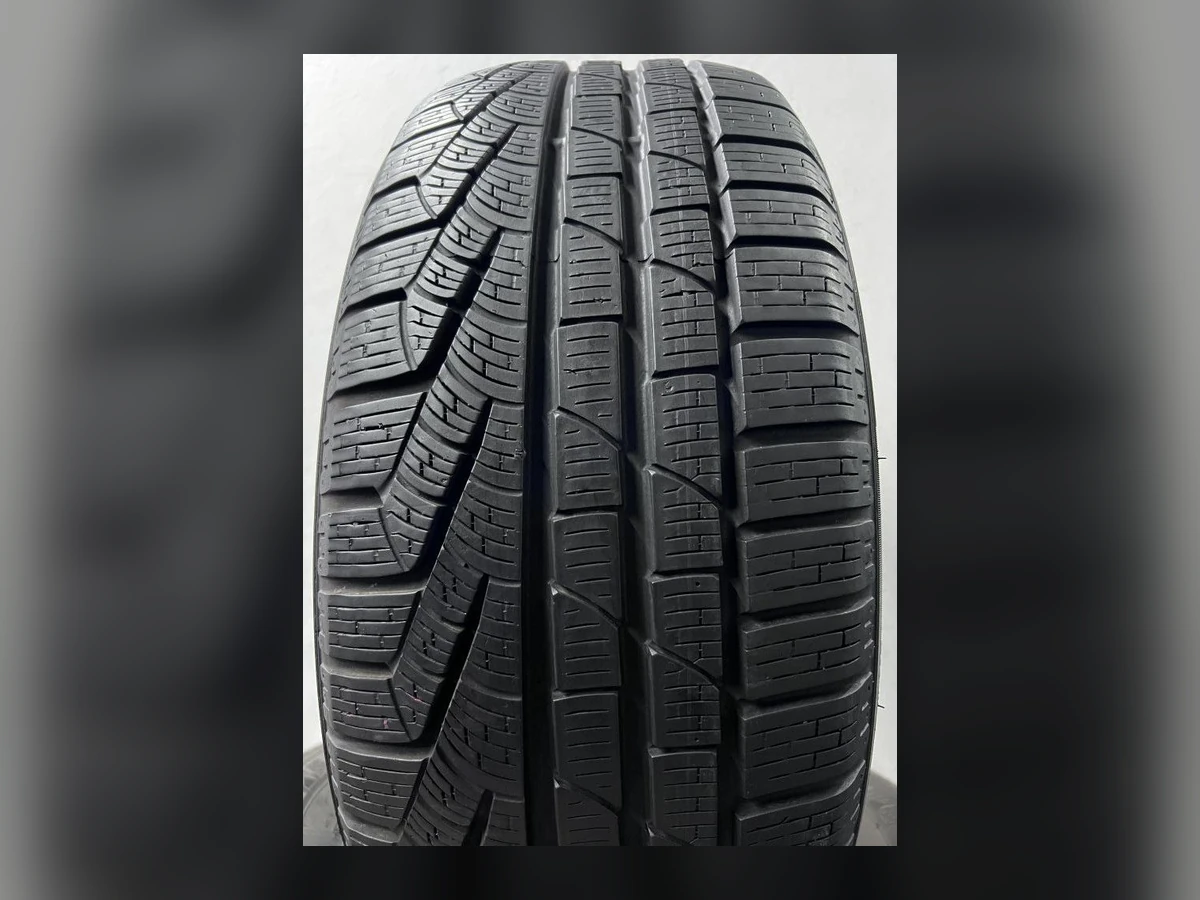 Pirelli — Pirelli 245/45 R19 — 245/45 R19